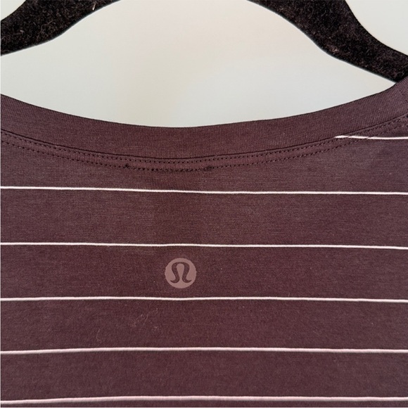 Lululemon Cates Tee - Picture 3 of 5